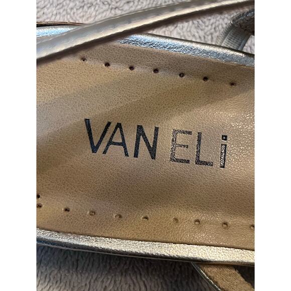 Vaneli Women's Gold Strap Flat Summer Slip On Heel Sandals - Size 8 - Picture 2 of 11
